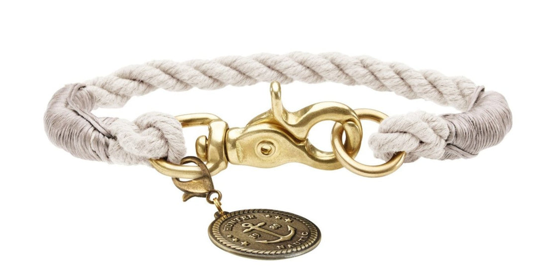 LIST Collar - Hunter Pet Store -nautical rope look -robust braiding -with scissor carabiner -brass fittings -with detachable brass badge -not adjustable -ideal for small dogs -Ahoy there!