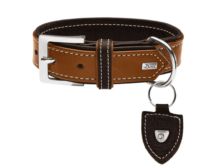 TARA Collar - Hunter Pet Store -Classic dog collar, universally usable -With removable key ring -Elegant, rustic design -Supple and hard-wearing -Water- and dirt-repellent -Textile inner reinforcement for more stability -Made in Germany