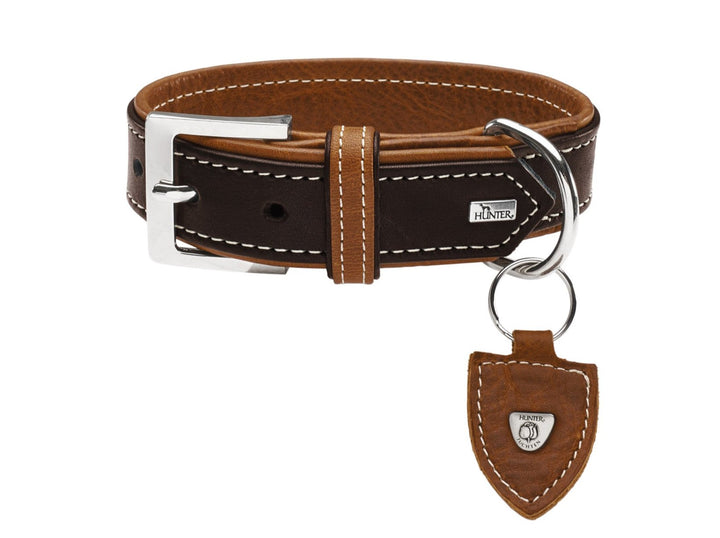 TARA Collar - Hunter Pet Store -Classic dog collar, universally usable -With removable key ring -Elegant, rustic design -Supple and hard-wearing -Water- and dirt-repellent -Textile inner reinforcement for more stability -Made in Germany