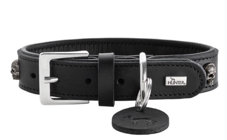 TIJUANA Collar - Hunter Pet Store -classic collar, universally useable -particularly tough and hard-wearing leather -with decorative skull trim -with leather key ring -made in Germany