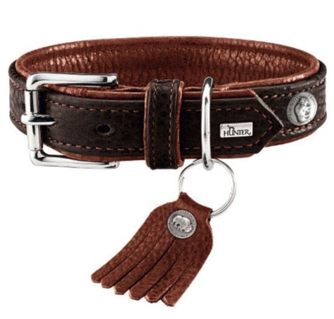 CODY Collar - Hunter Pet Store -classic collar for dogs -rustic, natural look -particularly robust and supple -with contrast stitching -with detachable key ring made of bison leather -made in Germany